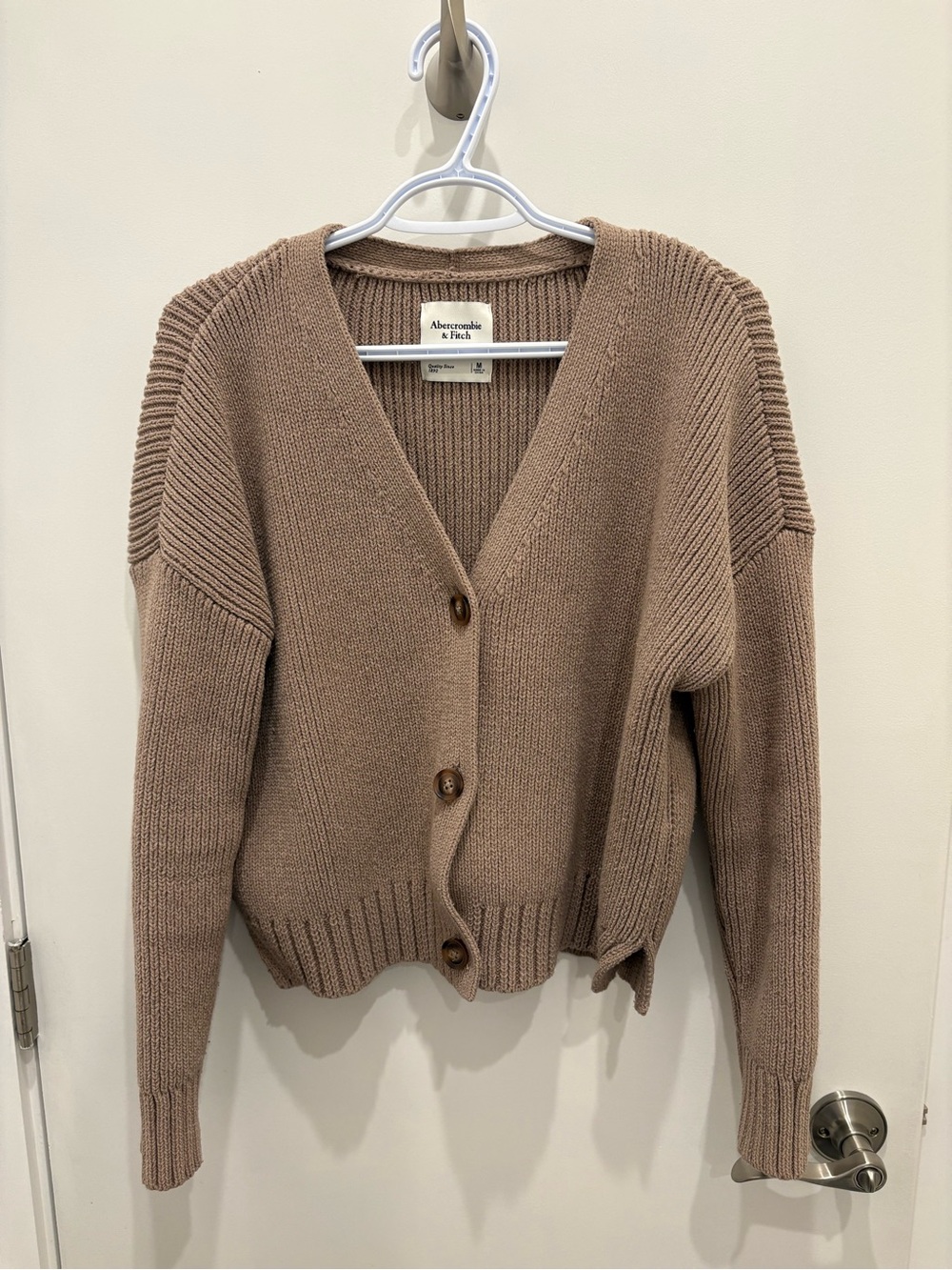 Abercrombie & Fitch Chunky Knit Cardigan – Women's M